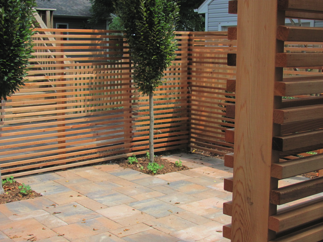 Modern horizontal-slat luxury fence